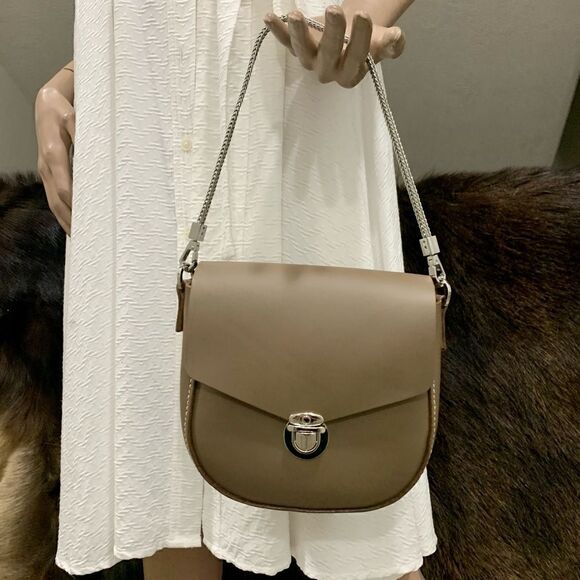 Completely Handcrafted Genuine Premium Cowhide Tuck Lock Saddle Bag/Crossbody - Picture 2 of 16